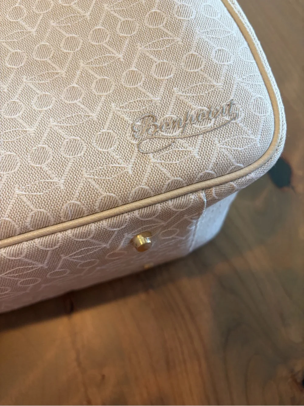 New In Package $895 Bonpoint Denver Changing Bag in Beige Luxury